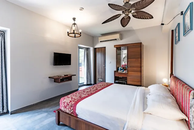 غرفة بريميوم ديلوكس بسرير مزدوج بشرفة، Zense Resort 4/4