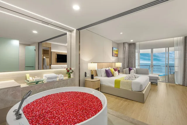 1 Bedroom, Regency, Thai, Modern, Suite, King Bed، Royal Cliff Grand Hotel 3/7
