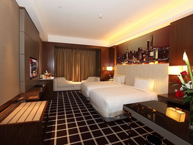 Executive, Twin Beds, ROYAL CENTURY HOTEL SHANGHAI 1/1