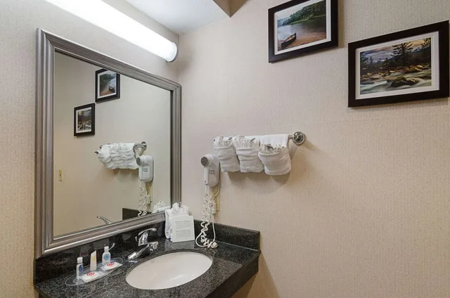 جناح بسرير كينج، Quality Suites Springdale West I-49 7/8