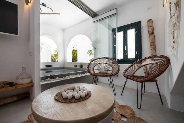جناح شهر العسل بسرير كوين مع أريكة بجاكوزي، Sandaya Luxury Suites 8/8