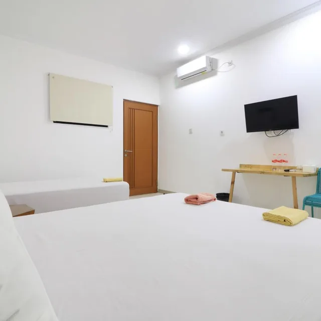Junior Family Room, Locus Rooms by ZUZU 3/9