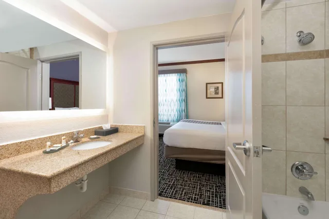 غرفة ديلوكس بسرير كينج لذوي الإعاقة، La Quinta Inn And Suites By Wyndham Lindale 7/8