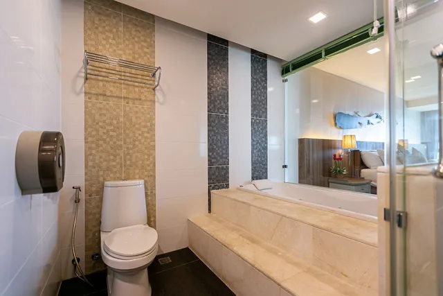 1 Bedroom, Suite, King Bed, Grand Ratchapruek Hotel 8/10