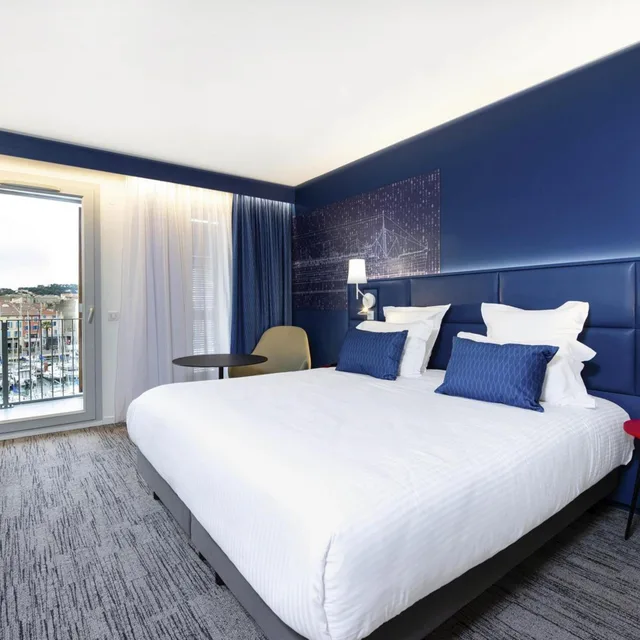 غرفة قياسية بسرير مزدوج بشرفة، Hotel Mercure Toulon La Seyne-Sur-Mer 1/9