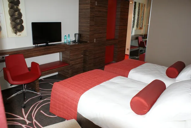 غرفة بسريرين منفصلين، Ramada by Wyndham Pitesti 3/4