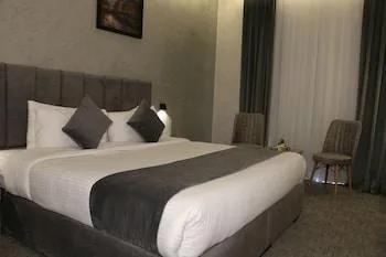 جناح جونيور، Kaya Hotel Amman 1/2