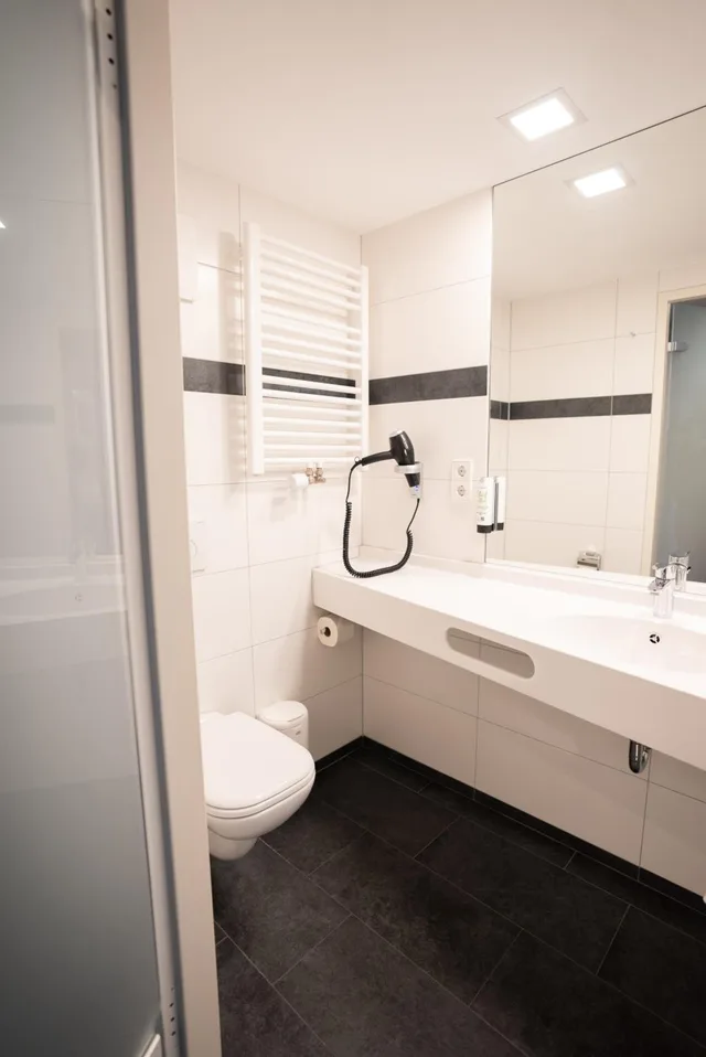 غرفة قياسية بسرير كوين، Qubixx StadtMitteHotel 9/10