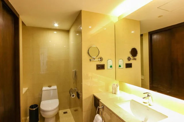 جناح بزنس بسرير كينج، Guangdong Yingbin Hotel 2/3