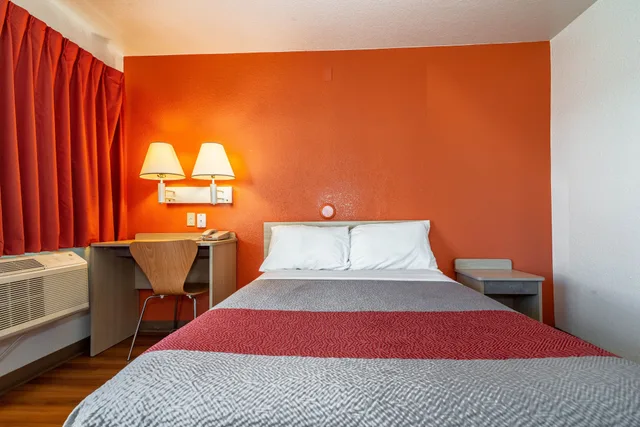غرفة قياسية بسرير كينج، Motel6 Belmont, CA San Francisco Redwood City 4/10