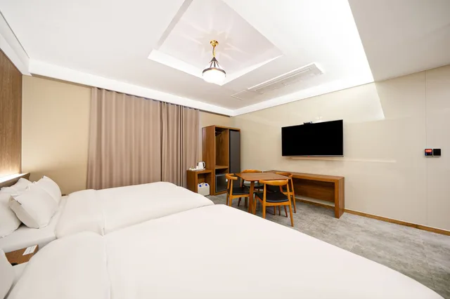 جناح بسريرين كوين، Brown-Dot Hotel Daegu Hyukshin Doshi 4/9