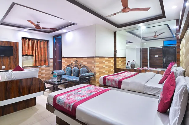 Family, 6 Beds, 2 Double Beds, Bunk Bed, Hotel Glow Inn 10/10