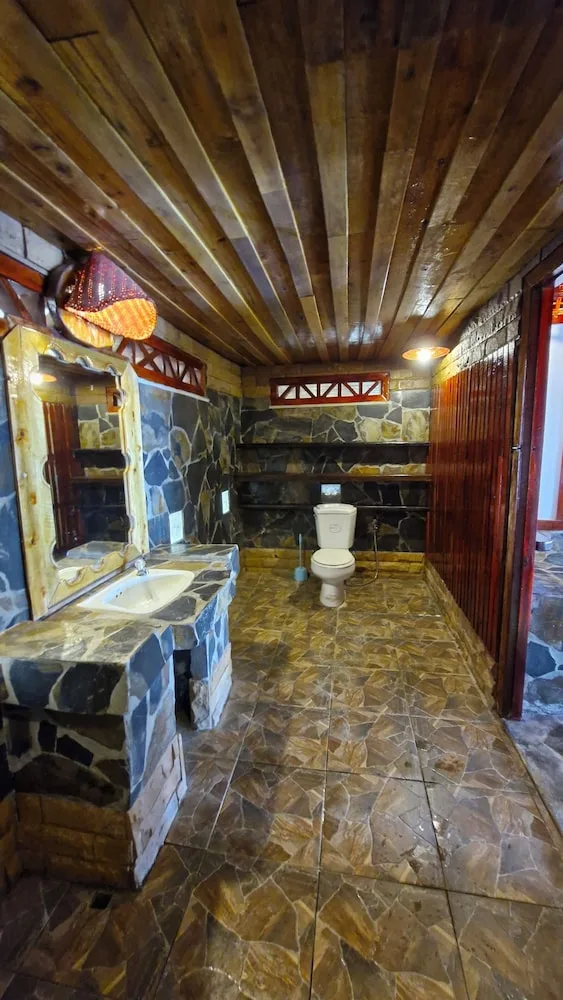 كابينة ديلوكس بسريرين مزدوجين مع أريكة، Mai Pen Rai Bungalows 2/10