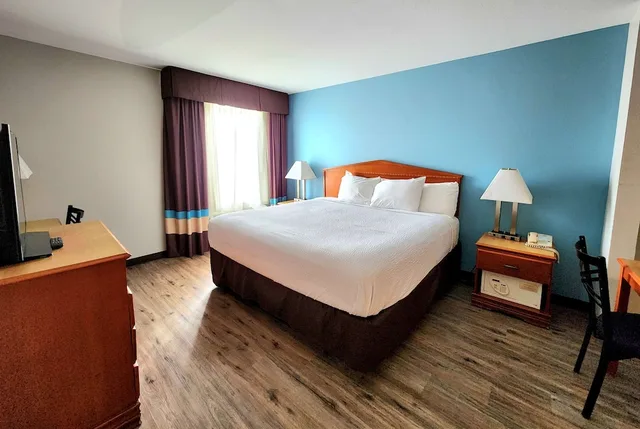 جناح استوديو بسرير كينج، Days Inn & Suites By Wyndham Thibodaux 3/10