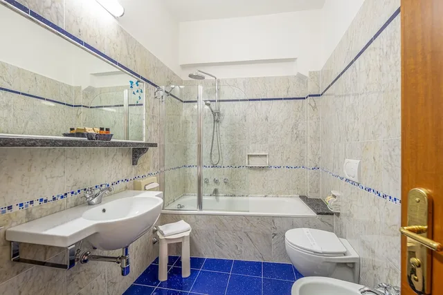 غرفة قياسية بسرير كوين، HOTEL CITY 9/10