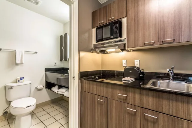1 Full Bed ADA/Tub Smoking، Studio6 Dallas, TX - Northwest 5/5
