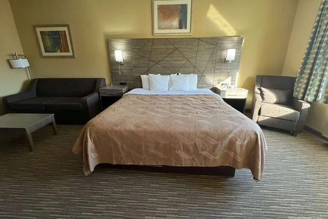 جناح بسرير كينج، Quality Inn Forsyth - Decatur 2/4