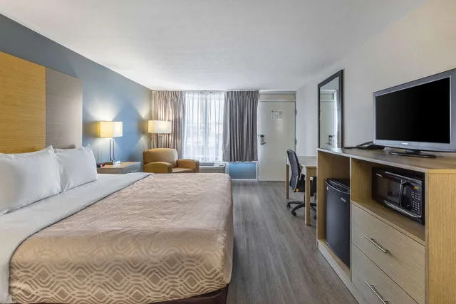 غرفة بسرير كينج، Econo Lodge Middlesboro, KY 2/4