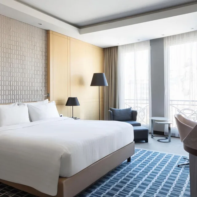 غرفة ديلوكس بسرير كينج، Skopje Marriott Hotel 4/10
