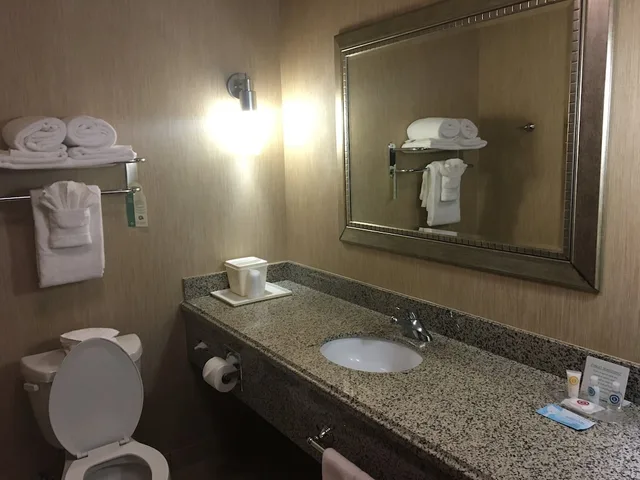 جناح بسريرين كوين مع أريكة، Comfort Suites Hobbs 3/3