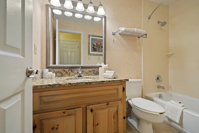 غرفة قياسية بسريرين كوين بإطلالة على الفناء، Holiday Inn & Suites Clearwater Beach S-harbourside 5/5