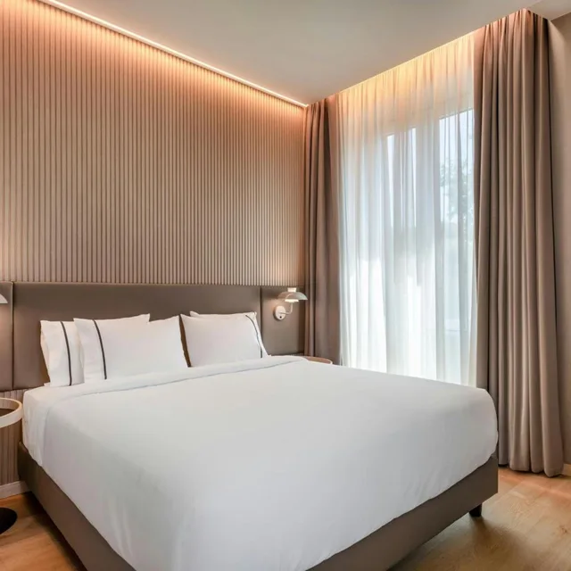 غرفة سوبيريور بسرير كينج بإطلالة على المدينة بشرفة، AC Hotel Cartagena 2/8