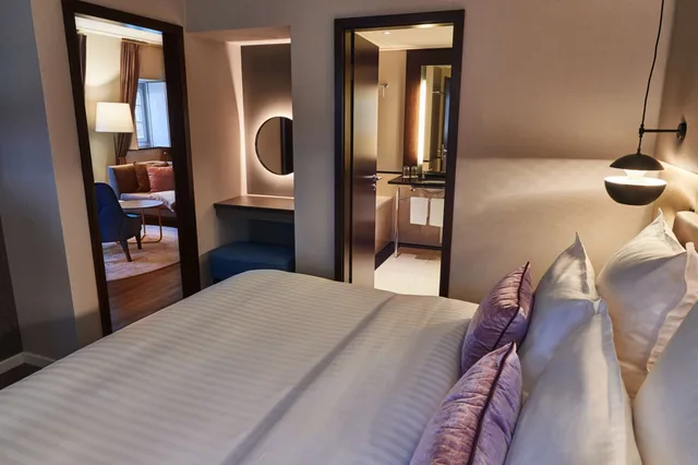جناح بسرير مزدوج، Steigenberger Hotel De Saxe 1/4
