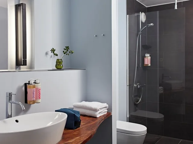 Medium, Queen Bed، Numa | Boxer Rooms & Apartments 7/10