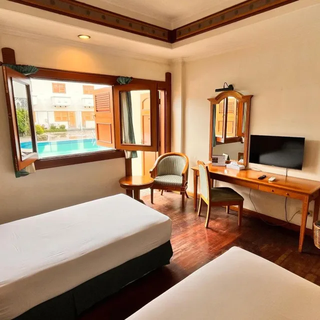 Deluxe, Double or Twin Bed, Pool Access، KRESNA HOTEL WONOSOBO 5/9