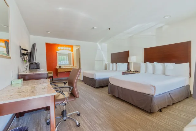 غرفة قياسية بسريرين كوين، Yosemite Inn 2/8