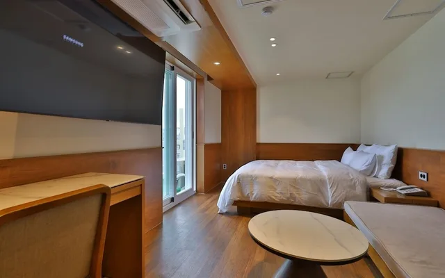 غرفة بريميوم بسرير مزدوج، Gridt Hotel and Home Gyeongju 1/10