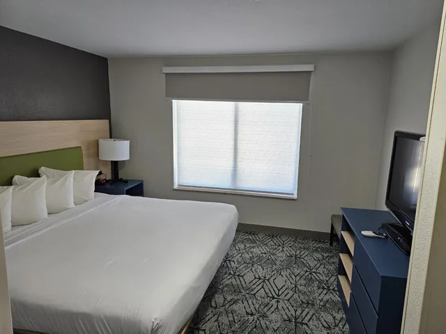 Room, King Bed, Country Inn Suites By Radisson Savannah I 95 North Ga 11/20