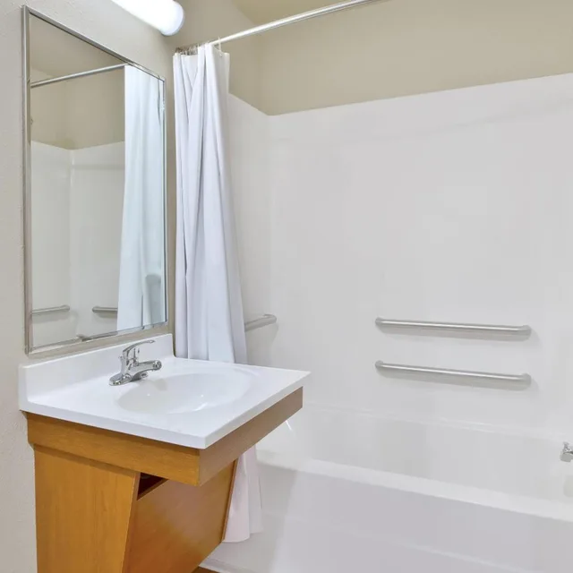غرفة بسرير كوين للمدخنين لذوي الإعاقة، WoodSpring Suites San Antonio North Live Oak I-35 7/10