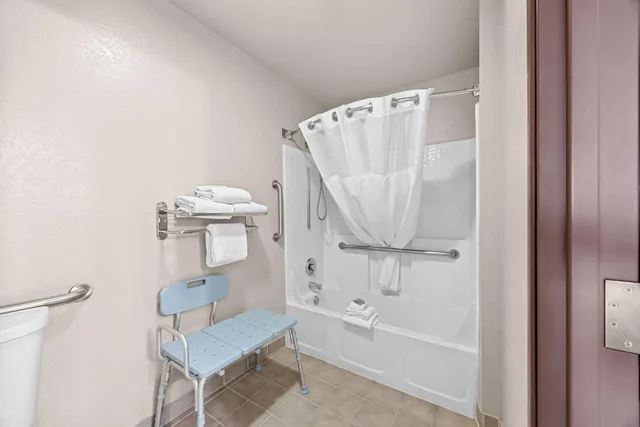 غرفة بسريرين كوين لذوي الإعاقة، Best Western Inn At The Rogue 3/3