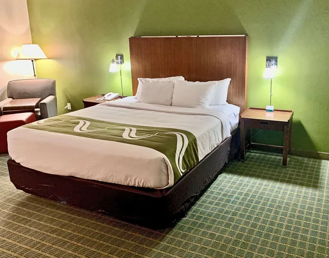 Upgrade, King Bed، Quality Inn Lexington Horse Park 1/8