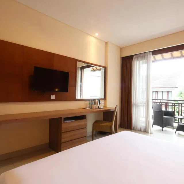 غرفة بريميير ديلوكس بسرير مزدوج بإطلالة على المدينة، Grand La Walon Hotel 1/8