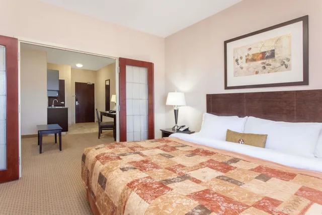 جناح بسرير كينج، Ramada By Wyndham Brooks 1/2