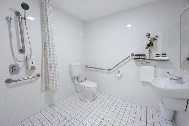 شقة متصلة بسرير كينج وسريرين منفصلين بغرفتي نوم، Boulevard On Beaumont 4/4