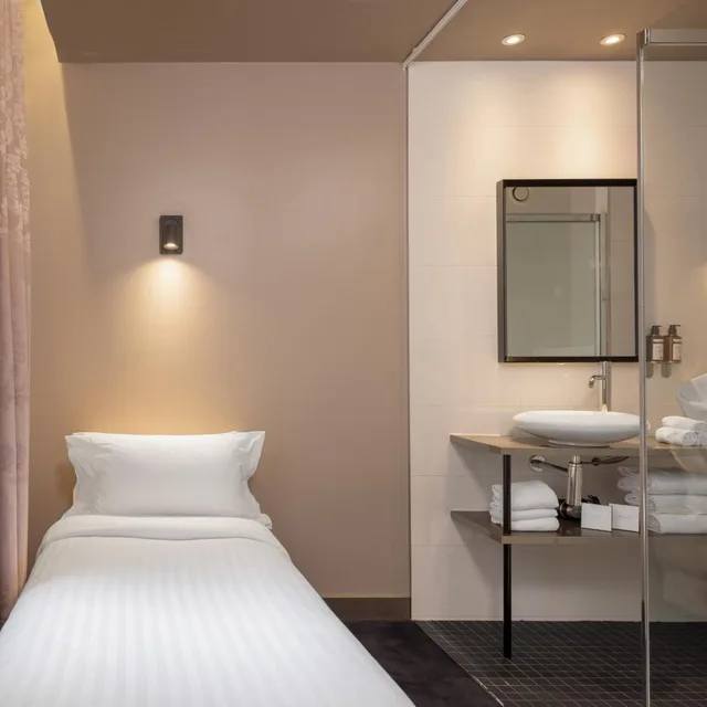 غرفة ديلوكس ثلاثية، Grand Hotel Lafayette Buffault 2/2