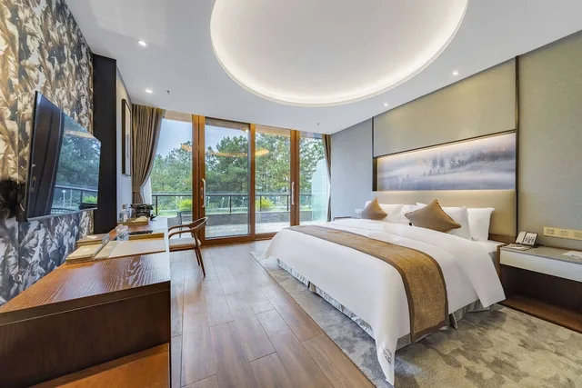 غرفة تنفيذية بسرير كينج، Howard Johnson Lake Serenity Hotel Neijiang 1/1