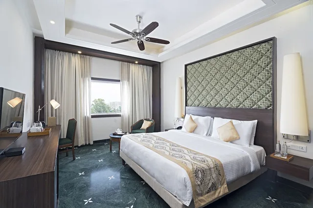 Club, King Bed, Hotel Clarks Amer Jaipur 2/7