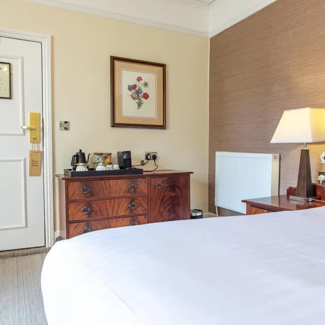 Feature, Double Bed، Winchester Royal 8/10