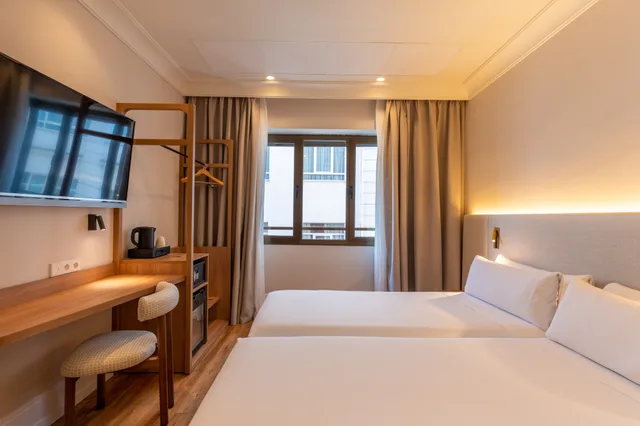غرفة مفردة بسرير مزدوج، Petit Palace Cliper Gran Via 1/10