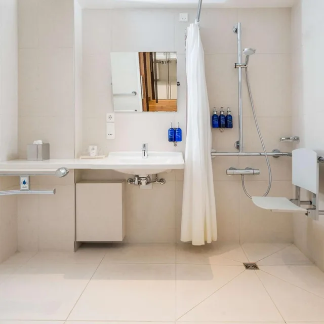 غرفة سوبيريور بشرفة، Radisson Blu Hotel Hamburg 9/9
