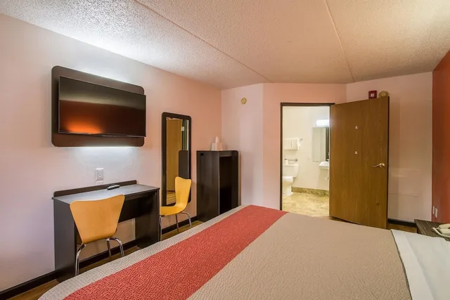 غرفة قياسية بسرير كوين، Motel6 Ashland, OH 5/10