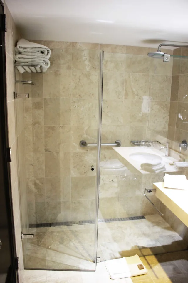 غرفة سوبيريور بسرير كينج، Sol de Oro Hotel And Suites 4/4