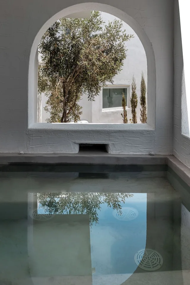 جناح شهر العسل بسرير كوين مع أريكة بجاكوزي، Sandaya Luxury Suites 7/8