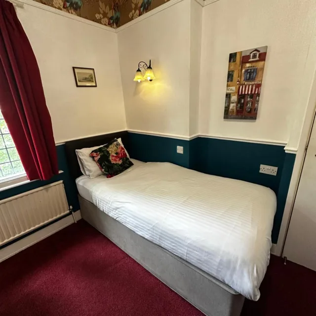 غرفة مفردة، Barons Court Hotel 1/13