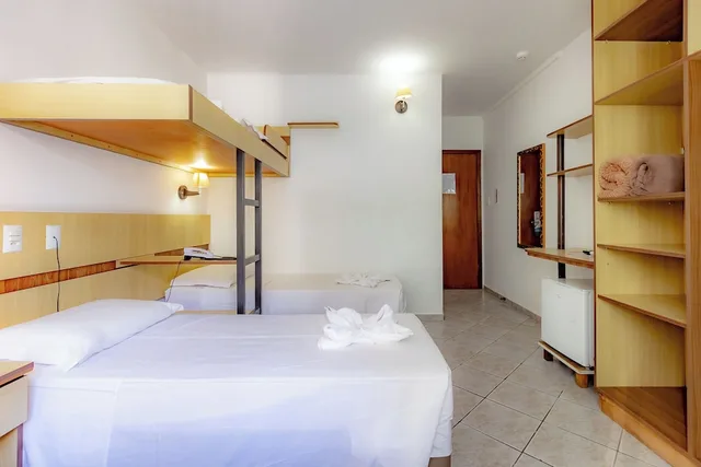 غرفة قياسية رباعية بسرير مزدوج وسريرين منفصلين، Mar Hotel 8/10