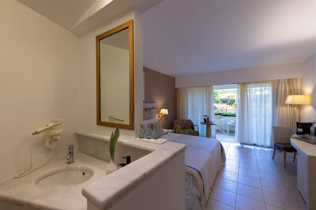 Economy, Basement, Twin Beds, Sofa، Giannoulis Santa Marina Plaza 6/6